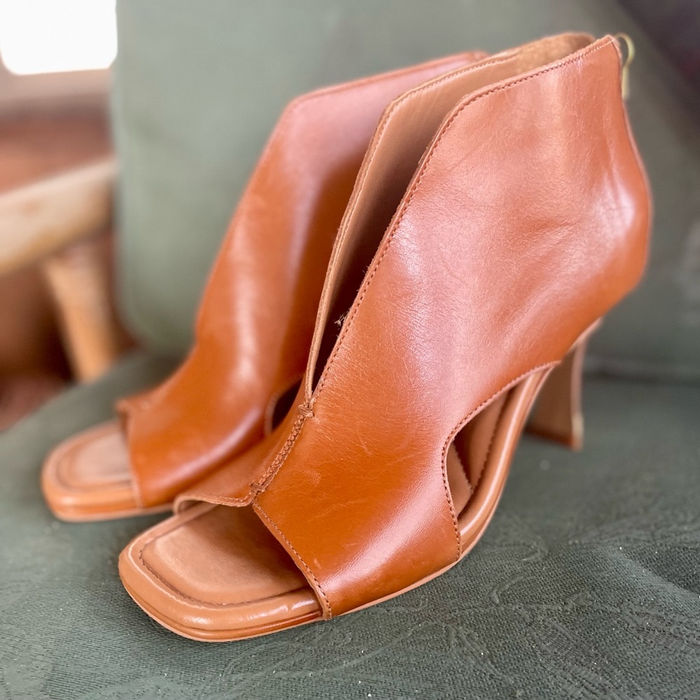 Vince Camuto Women Jesilia Leather Cutout Brown Heel Ankle Boots Booties Sz 7.5